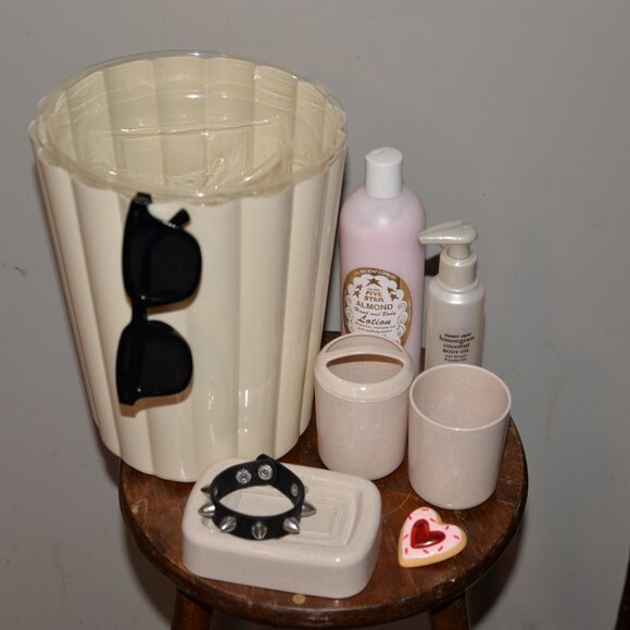 beauty love set grab bag misc lot junk drawer spike bracelet lotion heart bath - Picture 2 of 14